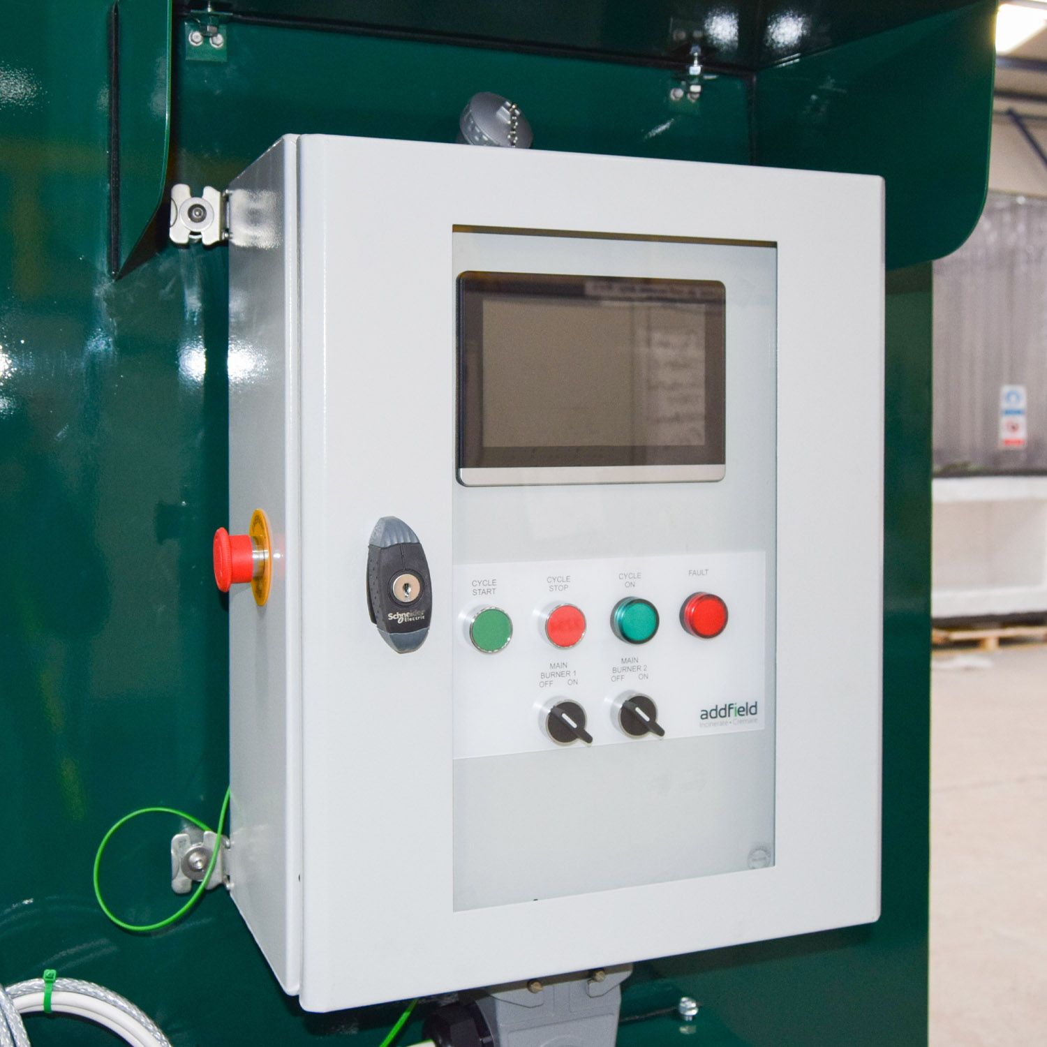 The control panel — touch screen above, cycle controls and a selector for each of the two main burners below.